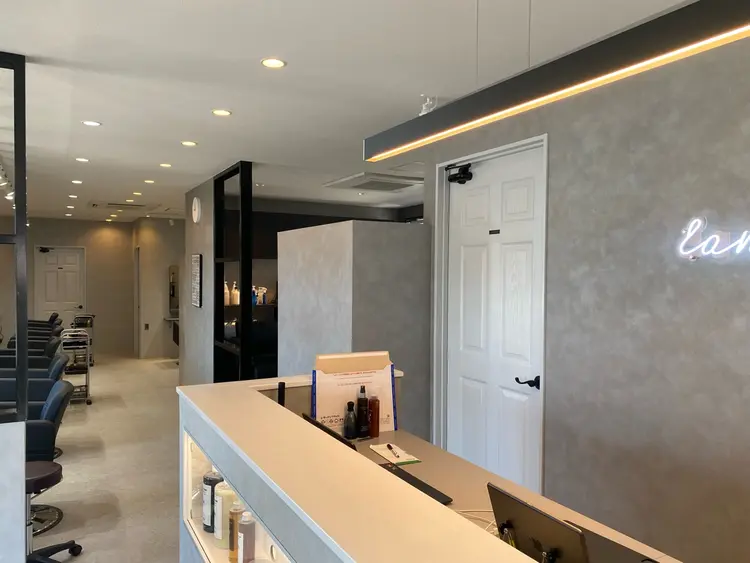 Agu hair lang屋島店の内観・外観1