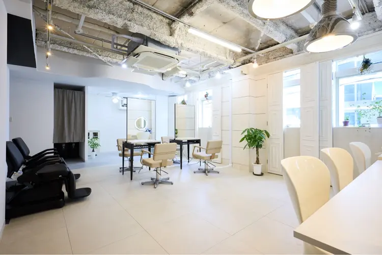 Avalonの内観・外観2