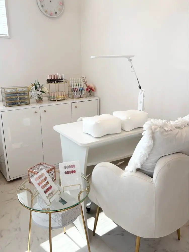 Nail salon colzaの内観・外観1