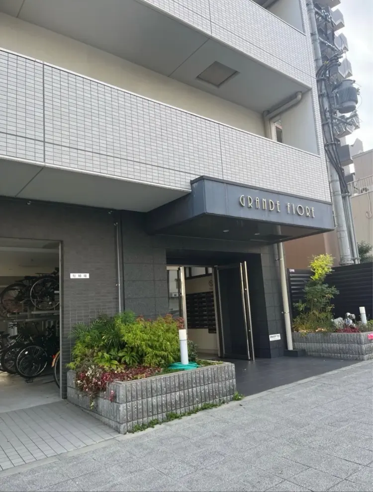 CARATの内観・外観2