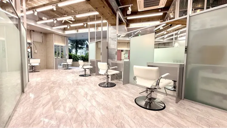 youres  hair 東新宿の内観・外観3