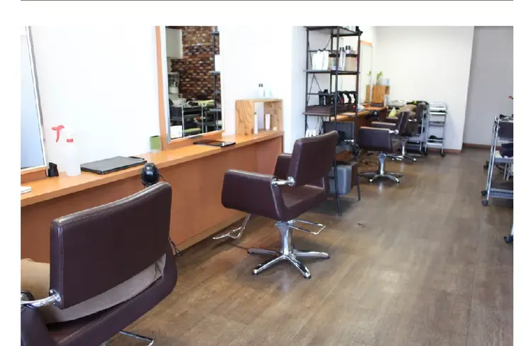 ヘアーデザイン　スロープの内観・外観2