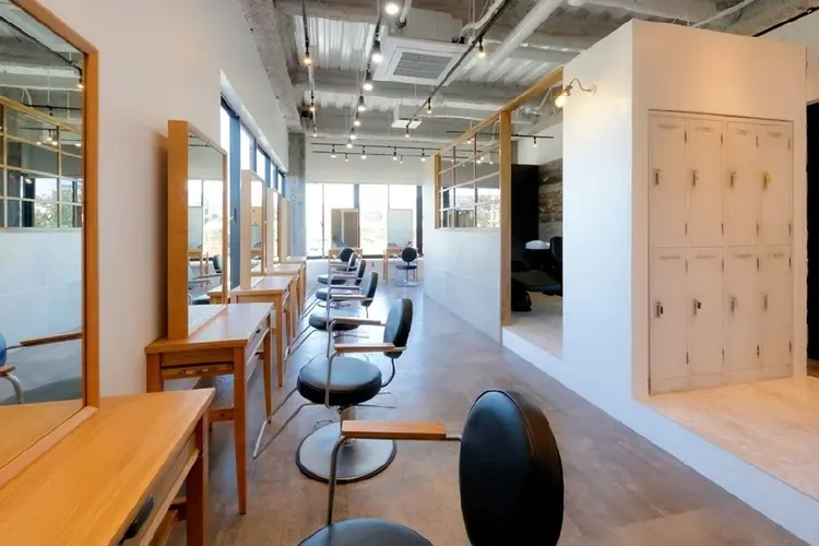 La fith elua 武庫之荘店の内観・外観1