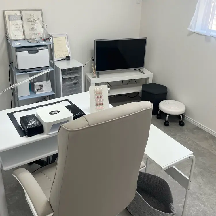 HollyHock Nailの内観・外観1