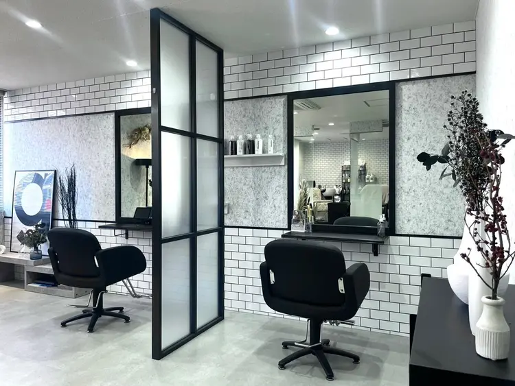 ANDO hair&eyeの内観・外観2