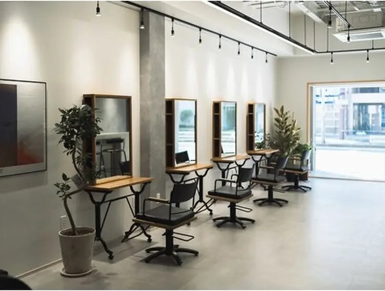 F Plusの内観・外観2