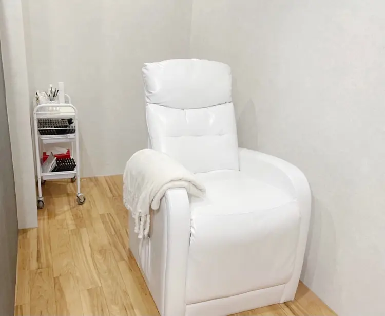 eyelashsalon Lumiriseの内観・外観1