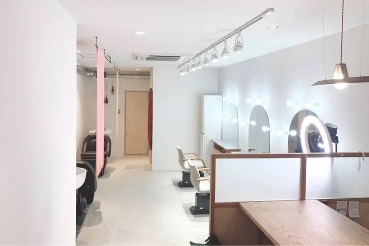 colorworld 【カラーワールド】の内観・外観1