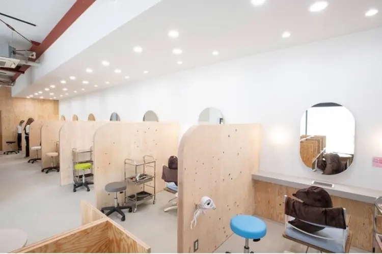 one x one HAIRの内観・外観1