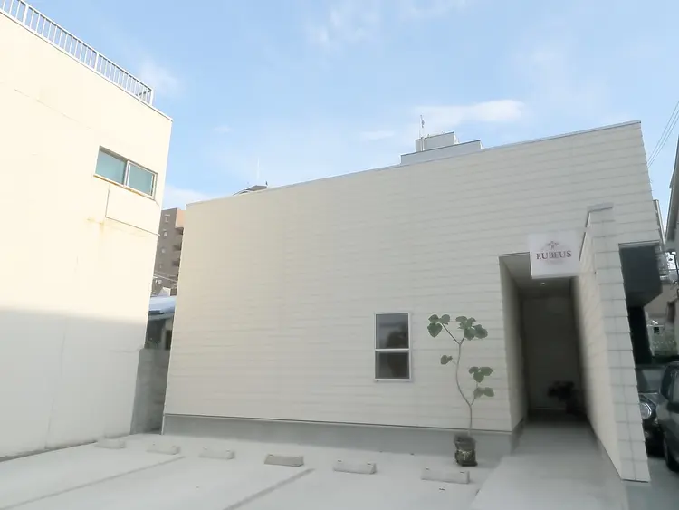 RUBEUS【ルベウス】の内観・外観1