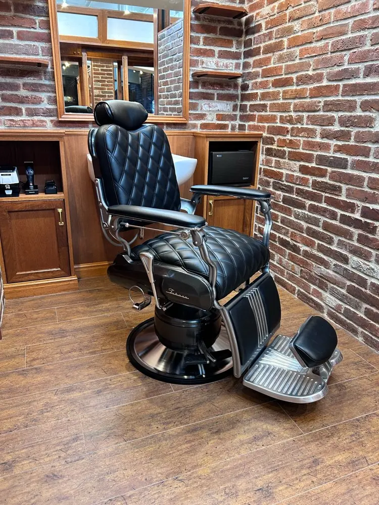 million bucks御徒町店の内観・外観2