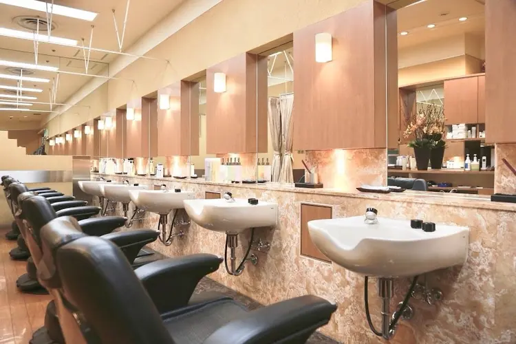 HAIR&GROOMING YOSHIZAWA Inc.HAKOZAKIの内観・外観1