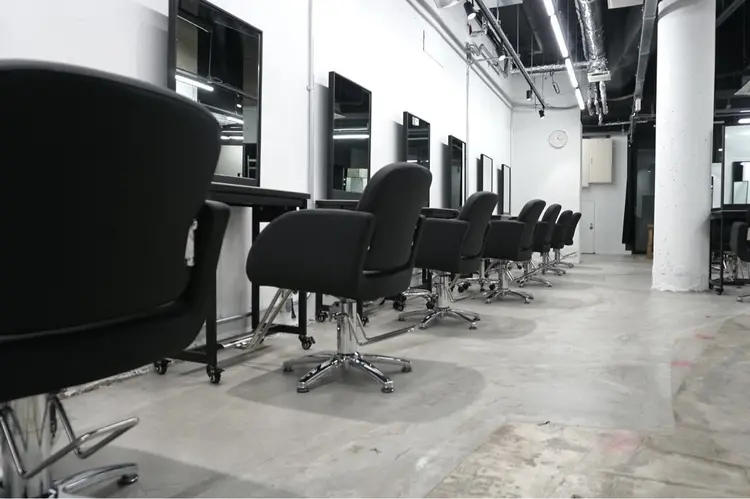 pia hair design yakuinの内観・外観1