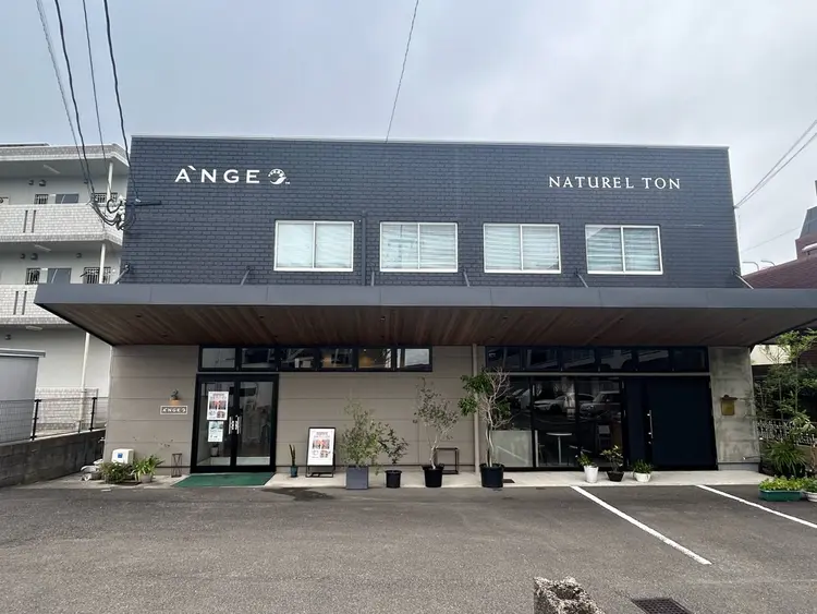 eyebrowsalon LUMIEUの内観・外観1