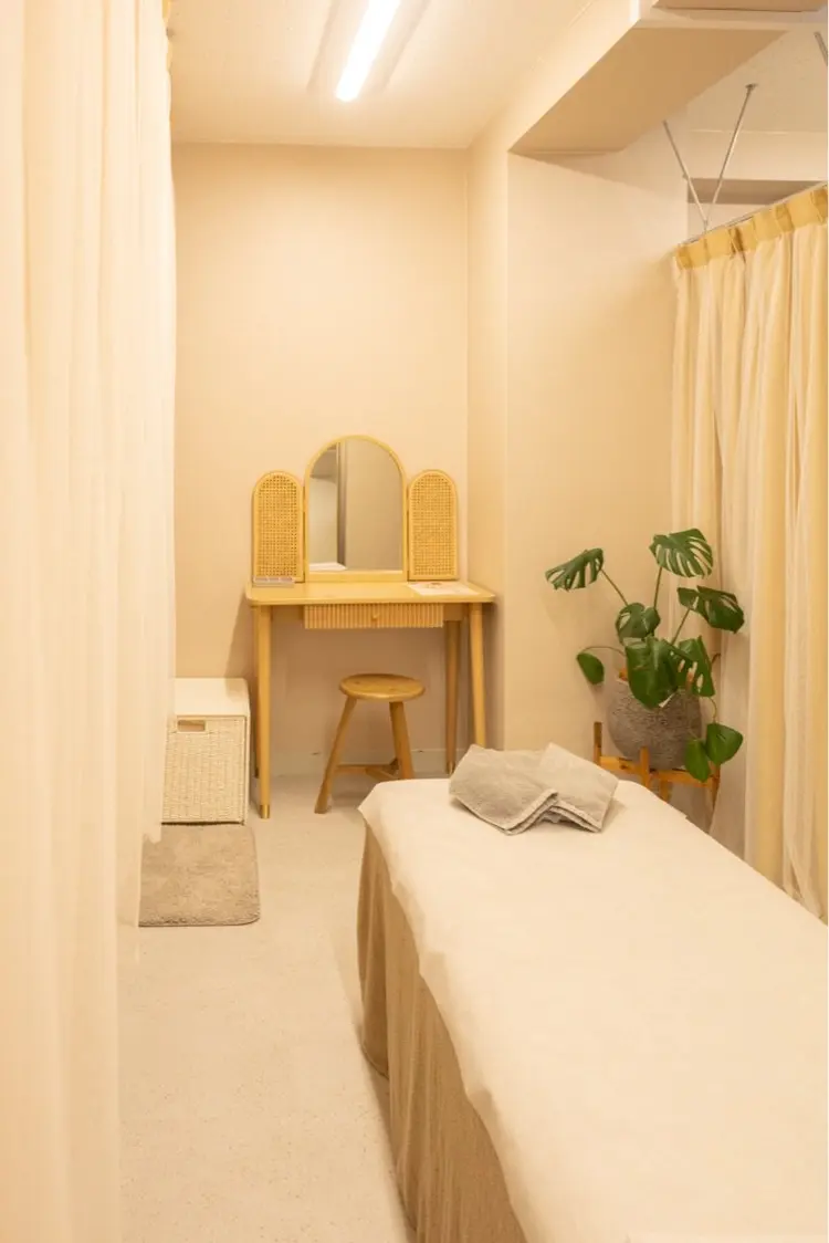 Asmy大阪梅田店の内観・外観1