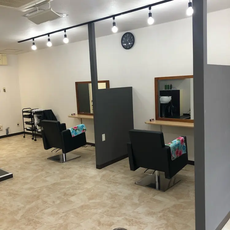 E-WAVE hair × エクステ専門店ZEROの内観・外観3