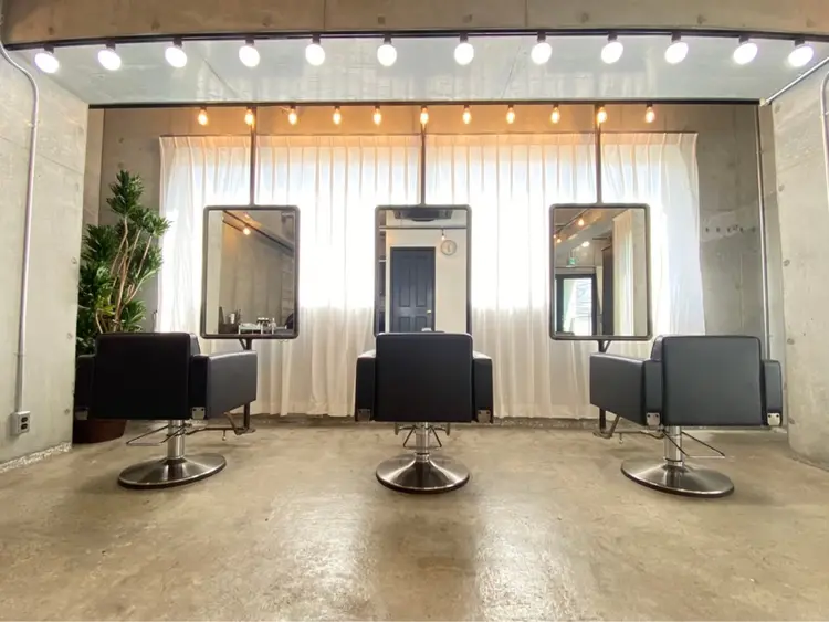 Bondの内観・外観1