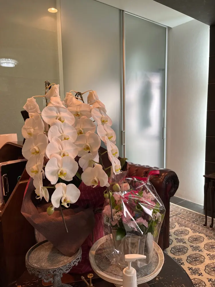 Salon  Dazzle beautyの内観・外観1