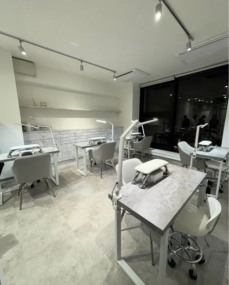 IROHA NAIL 三条河原町店の内観・外観1