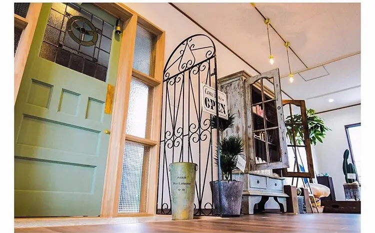 NICOLAの内観・外観2