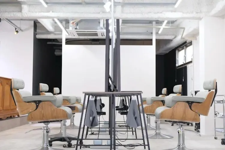 JESTER烏丸御池店の内観・外観1