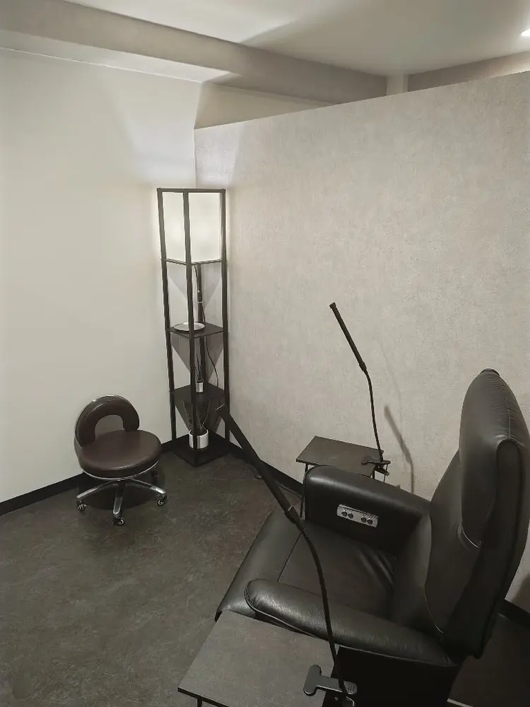 メンズネイル GASYの内観・外観1