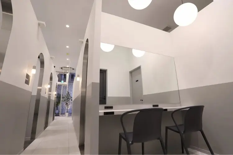 SALOWIN 神宮前５丁目店の内観・外観3