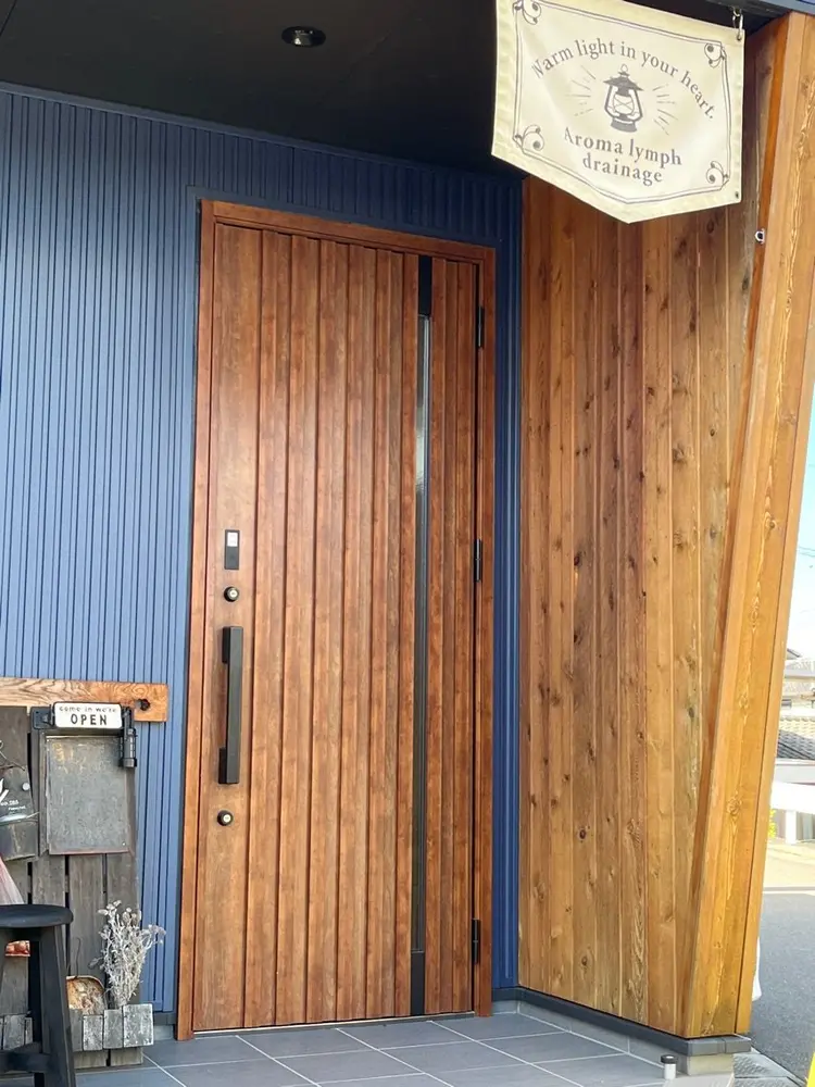 アロマリンパサロン　ウォームライトの内観・外観1