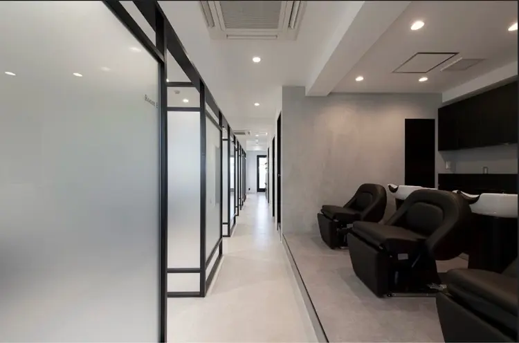 SALOWIN横浜の内観・外観2