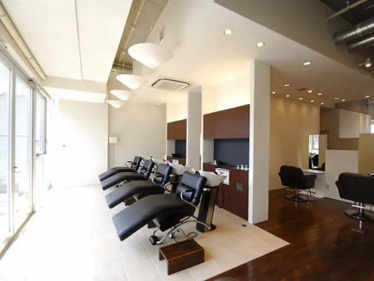 CARE梅田店の内観・外観2