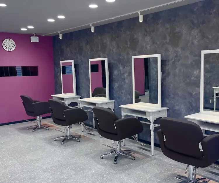 IwAsh  大和駅店の内観・外観1