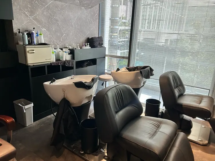 BONIA by HEADLIGHT 大阪梅田店【ボニア バイ ヘッドライト】の内観・外観3