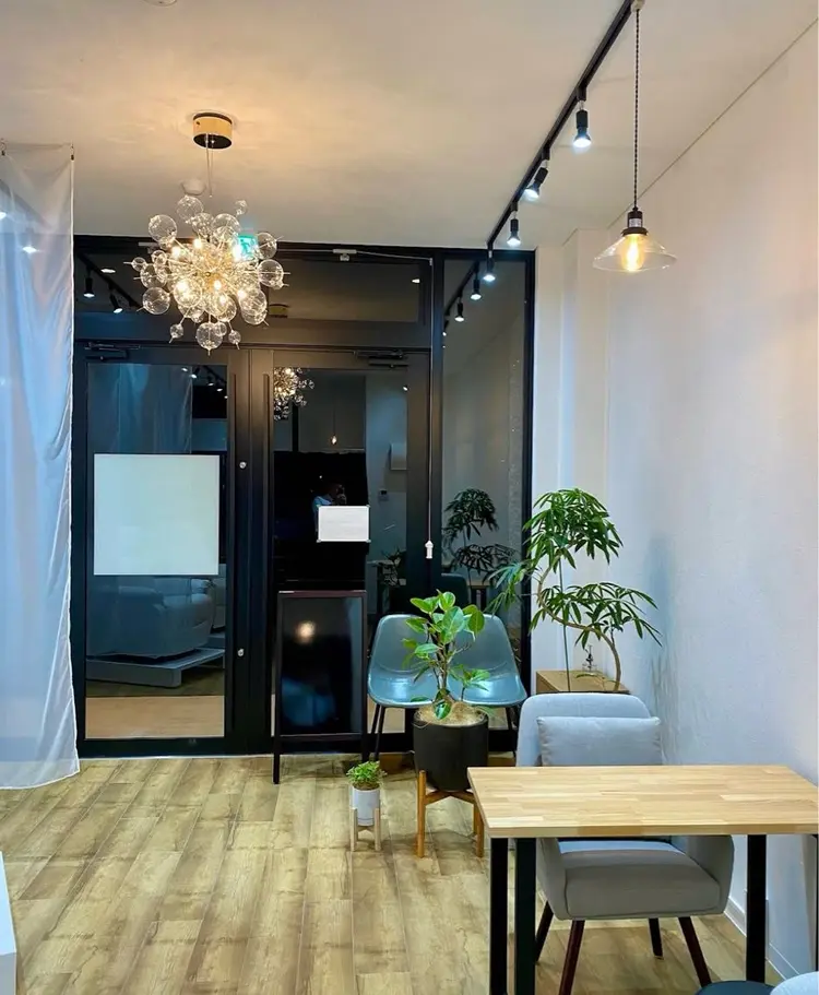 Monochrome新保町店の内観・外観2