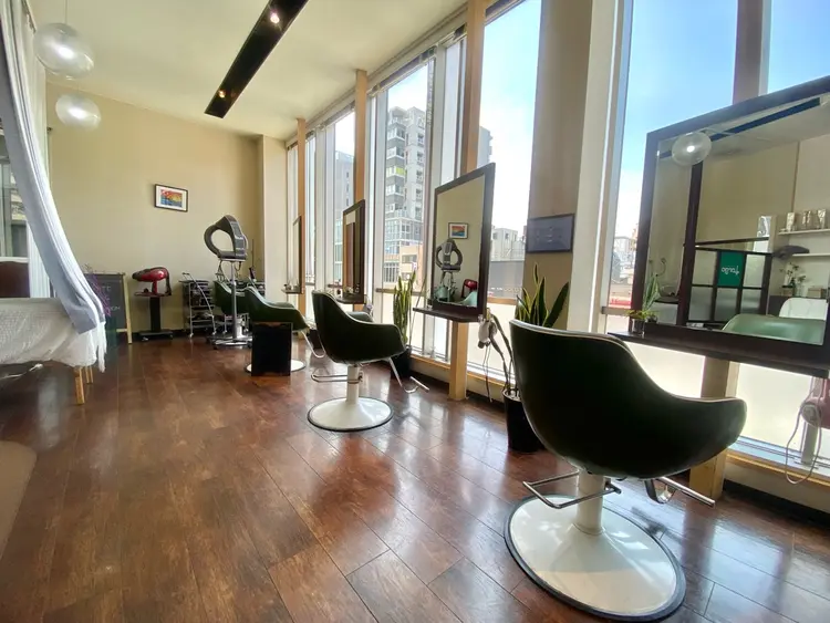 ラルゴの内観・外観1