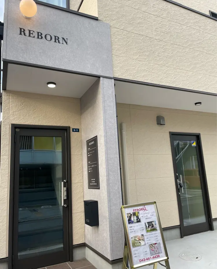 Shimmer Nailの内観・外観1