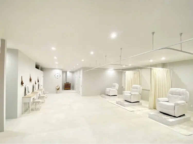 Amina.彦根店の内観・外観2