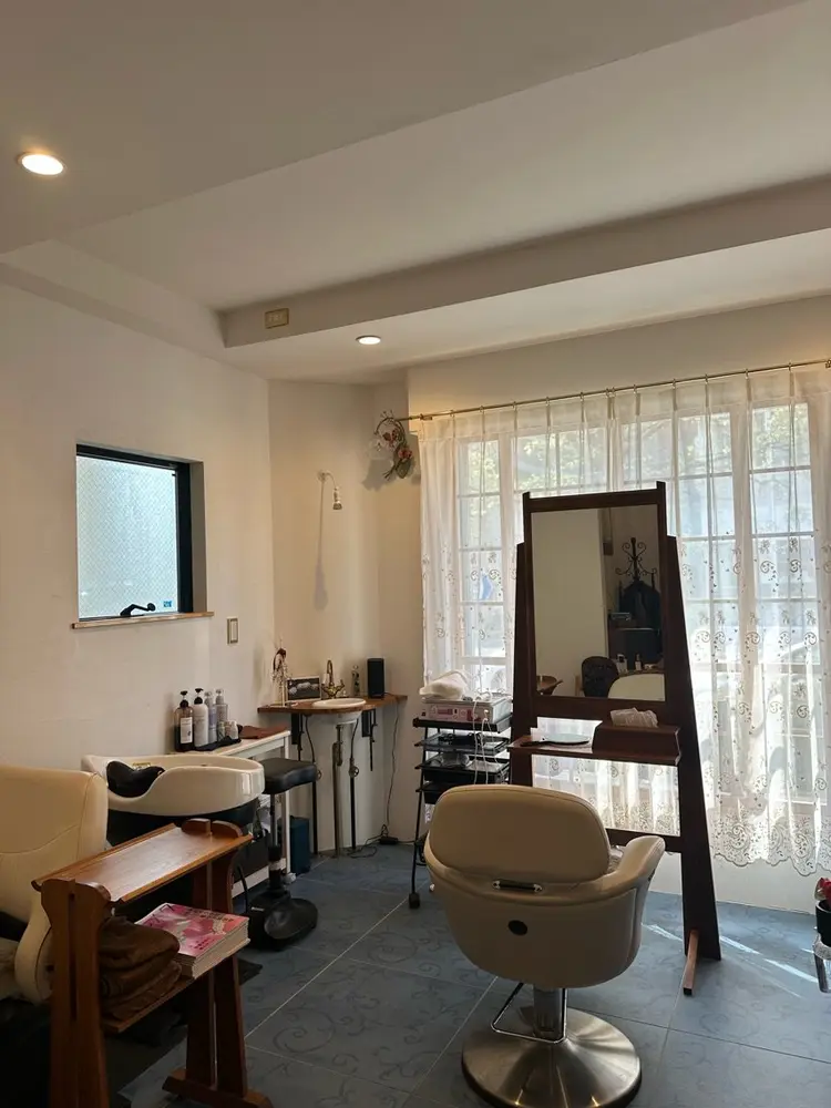 モナムール美容室の内観・外観2