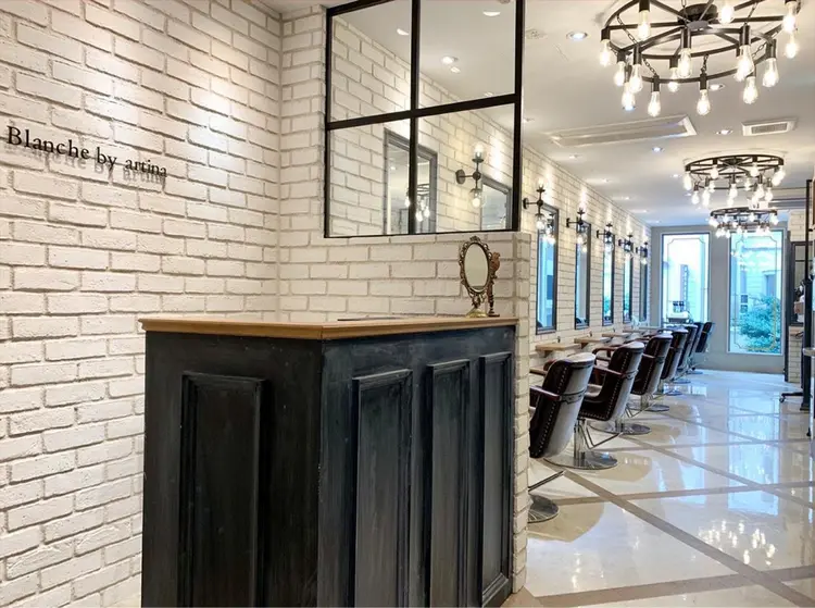 Blanche by artina川崎店の内観・外観1