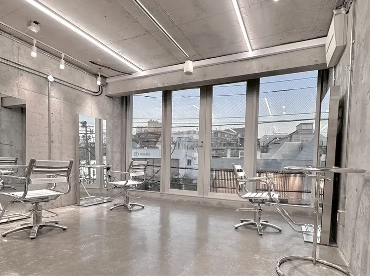 TONEの内観・外観1