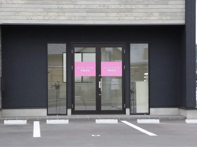 エクシアホワイト伊勢崎店の内観・外観2