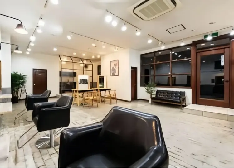 HAIR MAKE HEARTYの内観・外観1