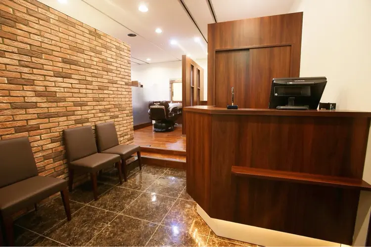 グレイスフルバーバー新宿野村ビル店の内観・外観1