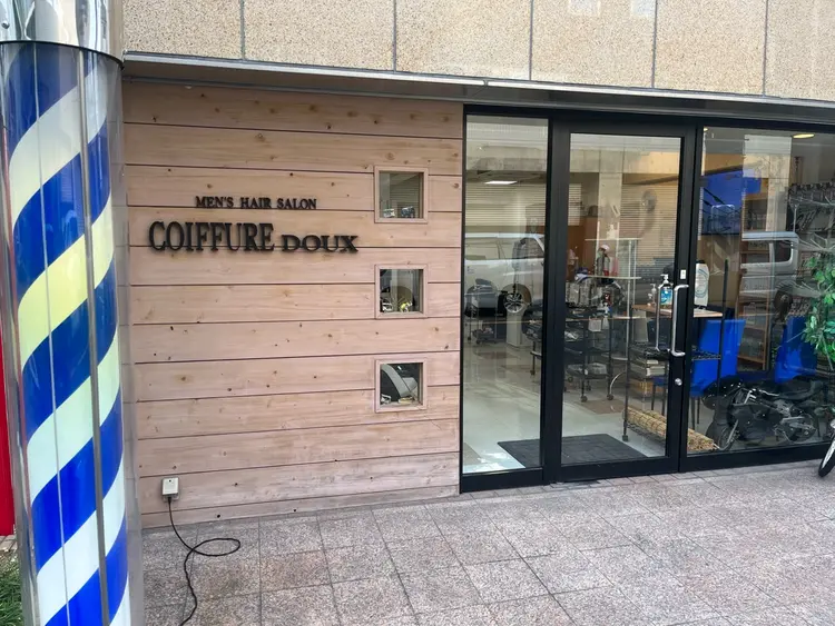 COIFFURE DOUX(コアフィールドゥ)の内観・外観1
