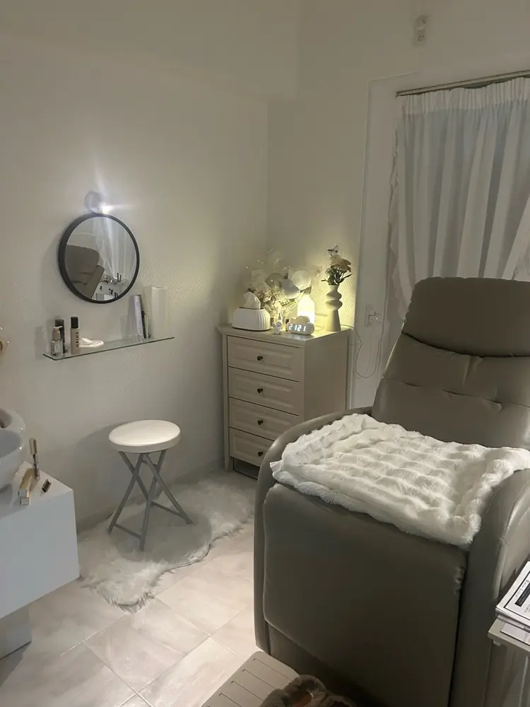 Rona eyeの内観・外観2