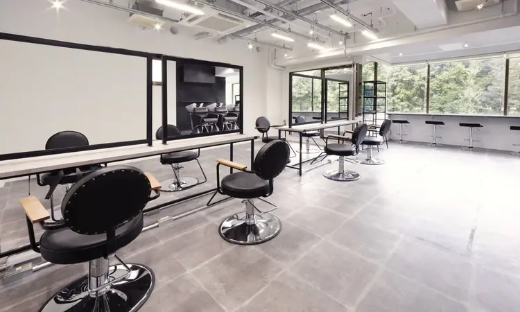 ALLY TOKYOの内観・外観1