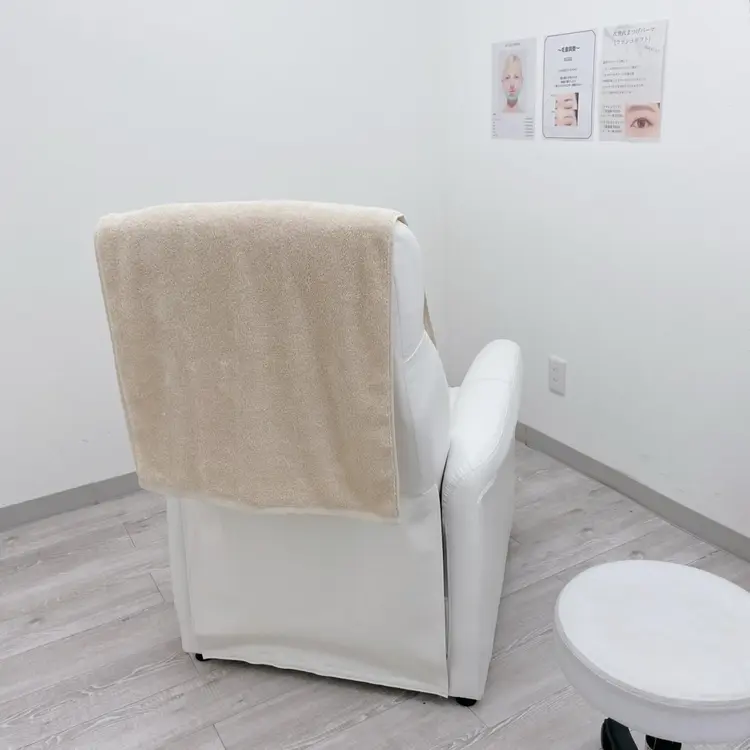 アイブロウサロン WHITE EYE枚方店の内観・外観3