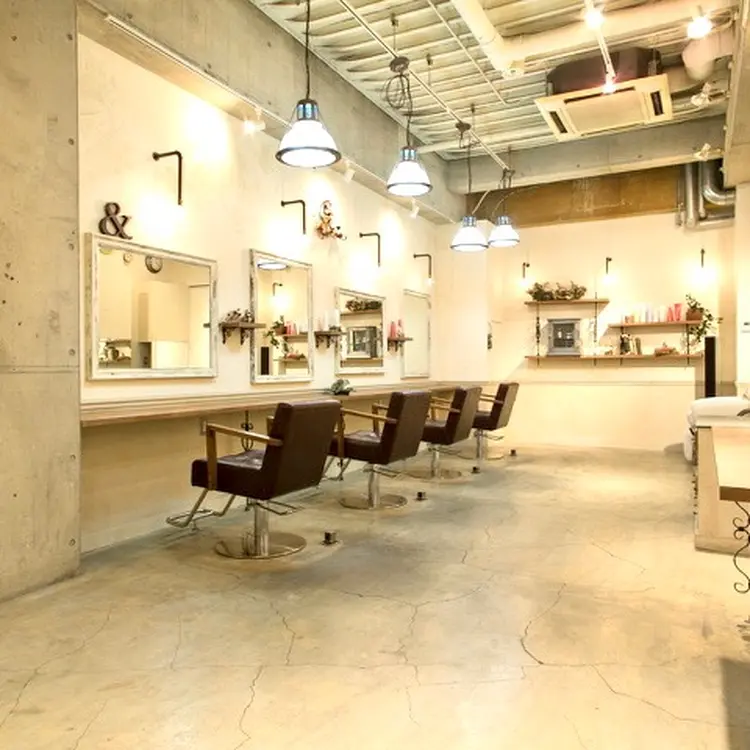 ALBUM ACADEMYの内観・外観1