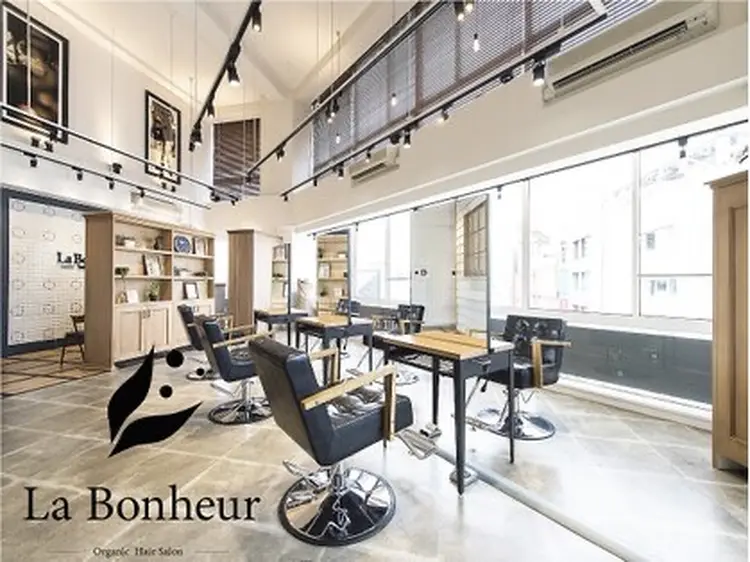 La Bonheur hair reve 池袋西口の内観・外観1