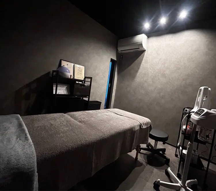 美顔・小顔専門店LOUISの内観・外観1