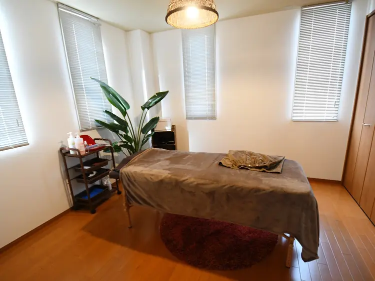 バストサロン emirukaの内観・外観1